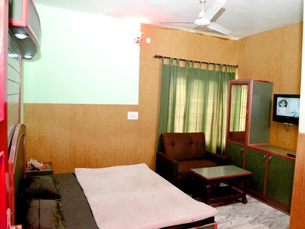 Kasauli Hotel Puri Chambre photo