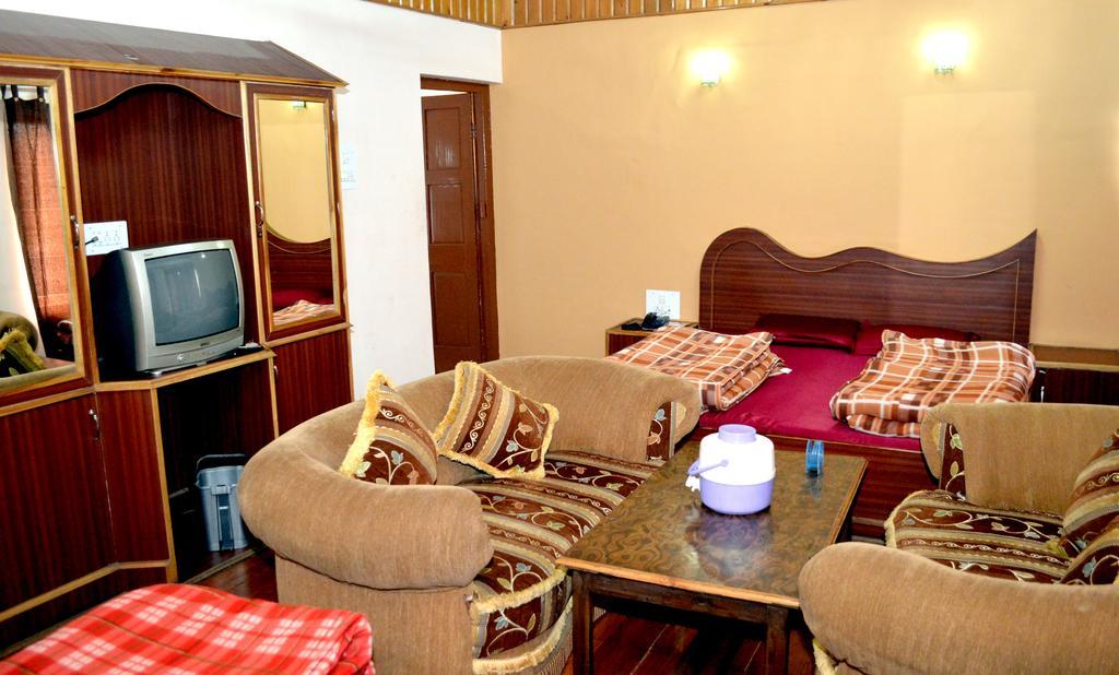 Kasauli Hotel Puri Chambre photo
