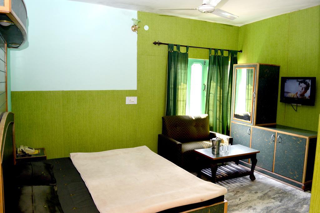 Kasauli Hotel Puri Chambre photo